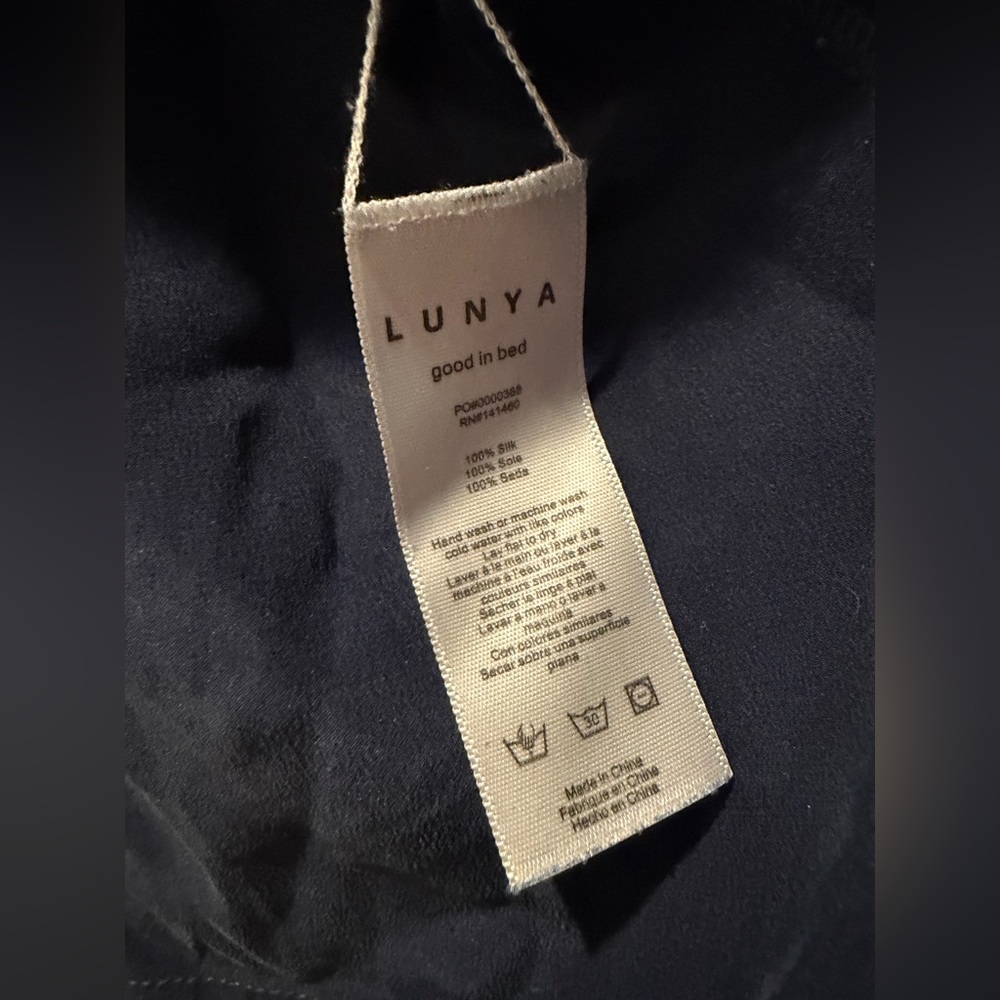 Lunya Nordstrom navy blue silk short sleeve t shirt top and shorts pajama set - Picture 7 of 11